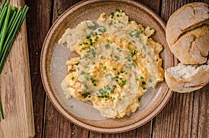 Scrambled eggs with herbs