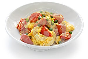 Scrambled eggs with tomatoes