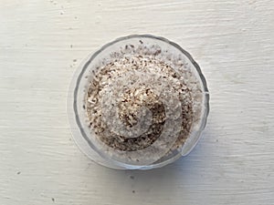 Scraped or desiccated coconut