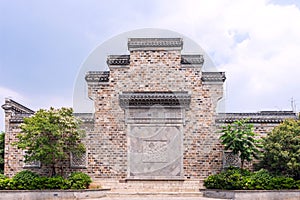 A screen wall facing the gate of Yuyuan Graden