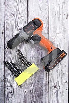 Screwdriver and drill bits