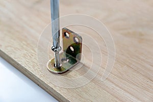 Screwdrivers and screws for drilling wood