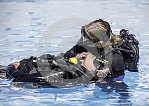 Scuba Diving rescue course surface skills checking for breathing