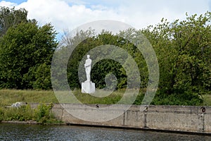 Sculpture on the Bank of the Moscow canal near sagramoro in the village of Orewo