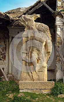 Sculpture and building ruins