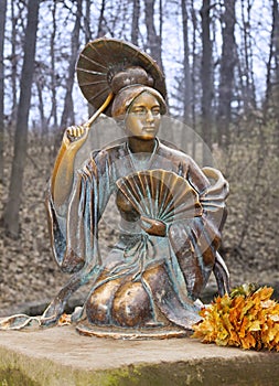 Sculpture of chinese lady