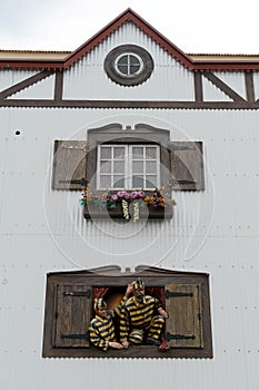 Sculpture of convicts in Ushuaia.