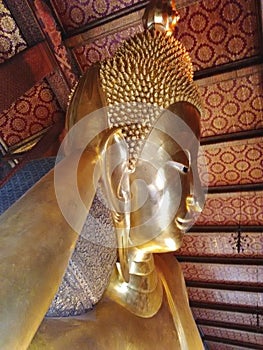 Sculpture head and face gold buddha