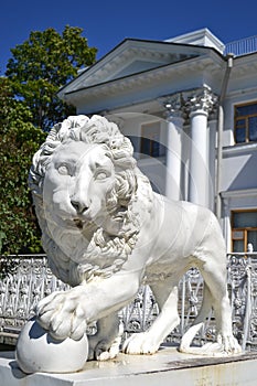 Sculpture of the lion at the Yelagin palace