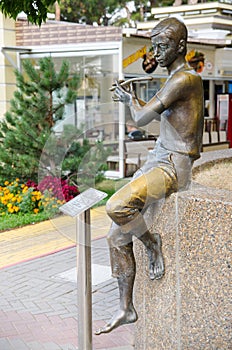 Sculpture Maestro on the promenade. Gelendzhik. photo