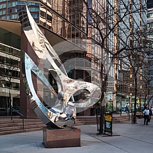 Sculpture Pas de Trois in Toronto