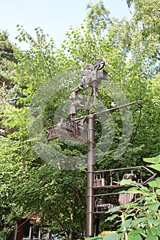 Sculpture-the pointer Sisters Lumiere in Svetlogorsk