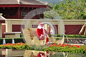 Sculpture of Santa Claus in The Ritz-Carlton Sanya