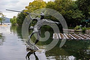 Sculpture of Zhang Shun at Yongjin Pond by West Lake