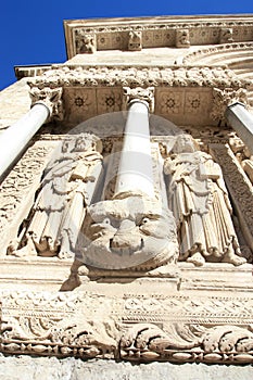 Sculptures of the cathedral of Arles