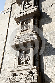 Sculptures on the walls of Arulmigu Arunachaleswarar Temple, Thiruvannamalai, India