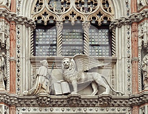 Sculptures of the winged Lion and the Doge Francesco