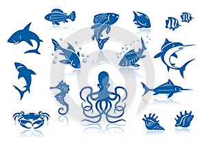 Sea life and fishes icon set.