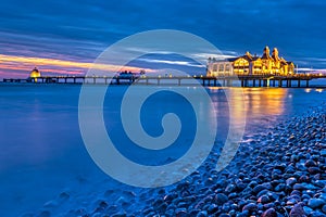 The sea pier of Sellin at night