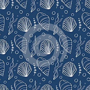 Seashell pearl line art seamless pattern. Summer time beach shell. Vector hand drawn seashell.