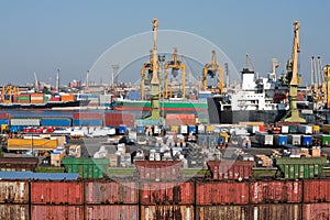 Sea trading port