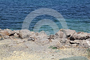 Sea â€‹â€‹shore made of stones