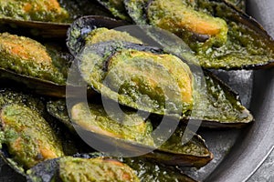 Seafood mussels with lemon and garlic