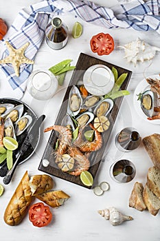 Seafood snacks: shrimp and mussels