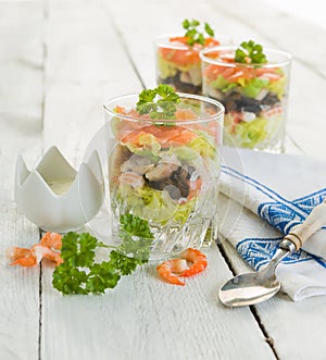 Seafood verrine with horseradish sauce