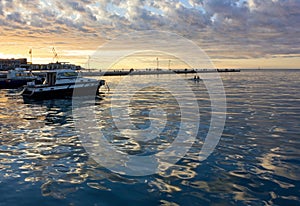 Terrapieno marino sul tramonto 