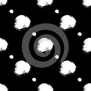 Seamless black and white pattern with abstract circles