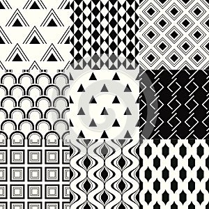 Seamless geometric mesh pattern