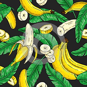 Seamless pattern with banana, slices pieces, bunch and leaves