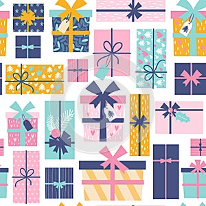 Seamless pattern with Christmas present boxes. Vector
