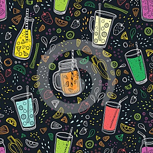 Seamless pattern with delicious vegan drinks, tasty juices or smoothies made of berries, fruits and vegetables on black