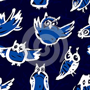 Seamless pattern with doodle owls. Background with sketchy owls