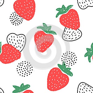 Seamless pattern with fresh strawberry isolated on white background.