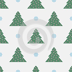 The seamless pattern with the green Christmas trees and the blue snowflakes is on the silver background