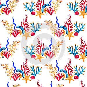 Seamless pattern with marine plants, leaves and seaweed. Hand drawn marine flora in watercolor style.