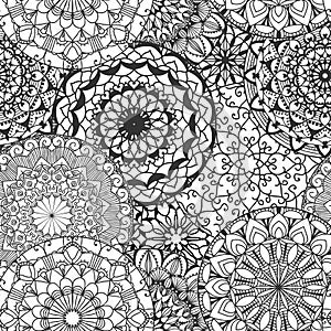Seamless vector pattern of circles. Black and white