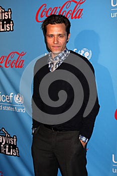 Seamus Dever