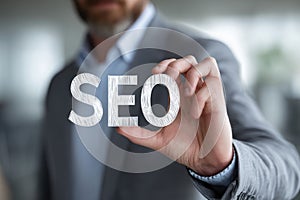 Search optimization: browser query, engine position, ranking method, keyword strategy, traffic increase, organic reach