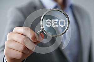 Search optimization: browser query, engine position, ranking method, keyword strategy, traffic increase, organic reach