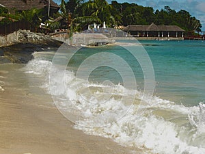 Seaside hotel & lagoon waves .