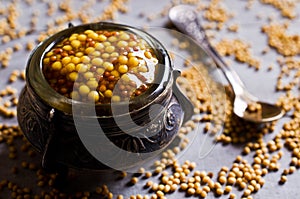 Seasoning from mustard seeds