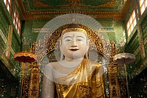 The seated Buddha presiding in Soon U Pone Nya Shi