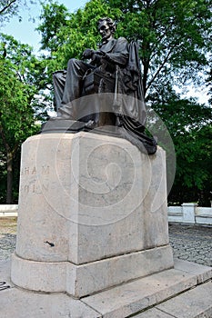 Seated Lincoln in Grant Park