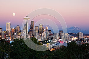 Seattle skyline at dusk