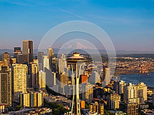 Seattle skyline with Space Needle and Mount Rainier.