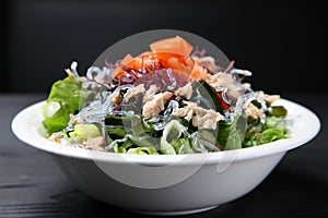 Seaweed tuna tomato salad bowl